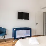 Lucatoni شيبينيك