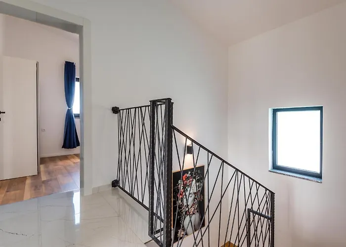 Holiday home Lucatoni