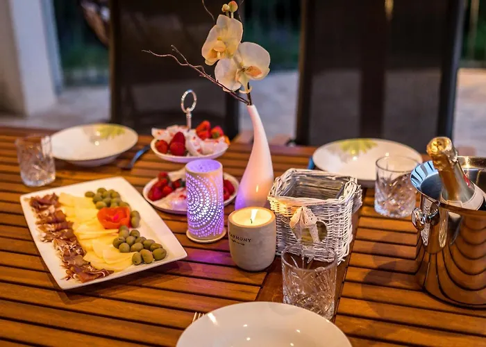 Lucatoni Tatil Evi *